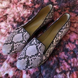 **5/$30 SALE** NWT Snakeskin Loafer in blush